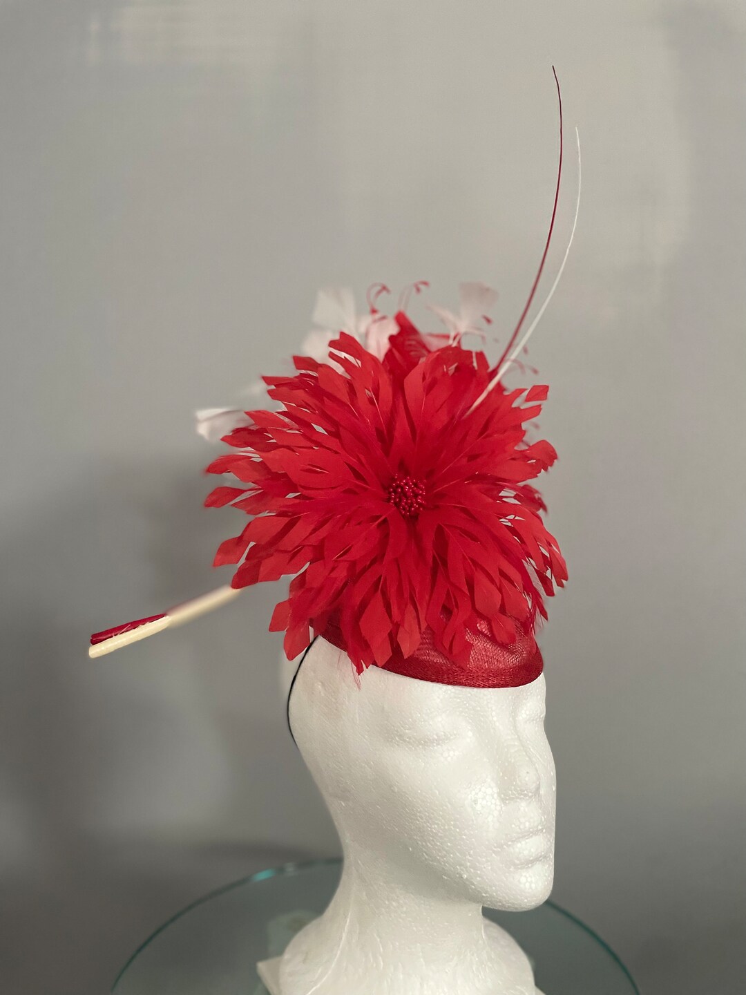 Kentucky Derby Red Fascinator  display picture 1