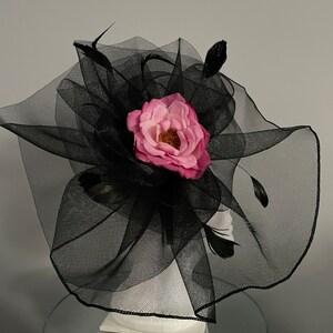 Kentucky Derby Courageous Filly fascinator noir et rose image 2