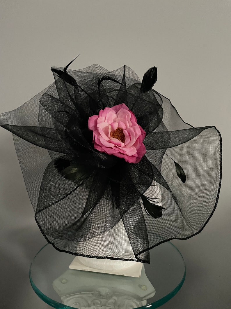 Kentucky Derby Courageous Filly fascinator noir et rose image 2