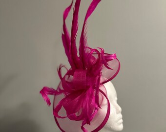 VERKOCHT Kentucky Derby Hat, Del Mar, Santa Anita, Saratoga, Preakness - Fascinator - "Fijn in Fuchsia" VERKOCHT