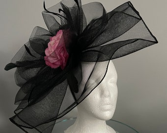 Kentucky Derby "Courageous Filly" fascinator noir et rose