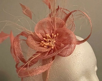 Kentucky Derby mauve, rose poussiéreux, blush Fascinator « Dainty Dame »