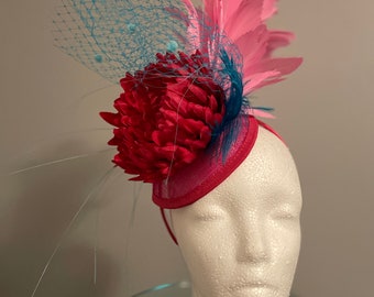 VERKOCHT Kentucky Derby Kentucky Oaks Fascinator (veelkleurig blauw, roze, fuchsia) "Bold Statement" VERKOCHT