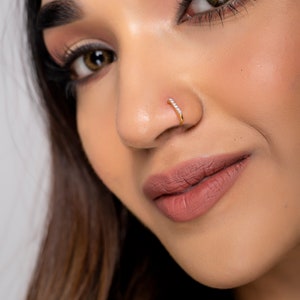 Gold nose pin under 2 000 deals