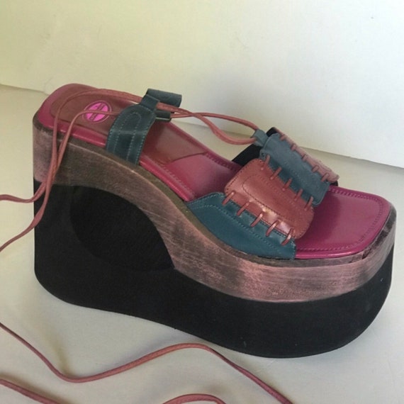 Buffalo London pink blue vintage platform sandals