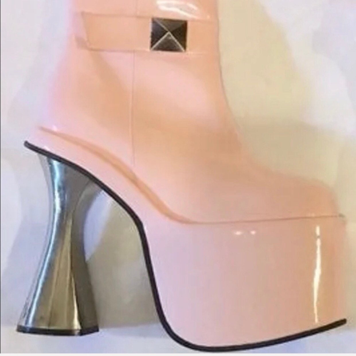 Luichiny Vintage Pink Platform Heel 