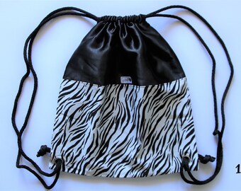 Drawstring Zebra Print  / handmade / Mochila cordones estampado cebra