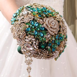 Bridal Bouquet in Emerald green and Gold Luxurious and Elegant made of Crystals Brooches and Rhinestones