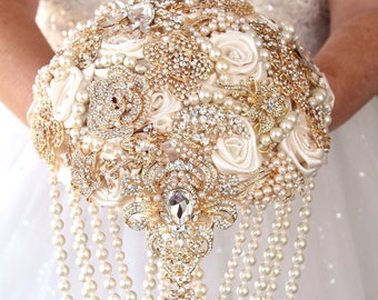 Gold luxurious brooch bouquet. Pearl gold jeweled bridal bouquet. Customizable colors