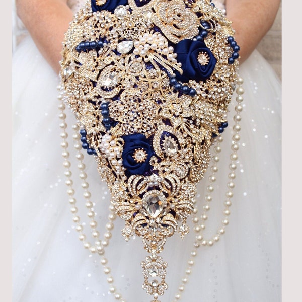 Navy blue brooch bouquet. Gold cascading wedding bouquet. Full jeweled teardrop bouquet by MemoryWedding