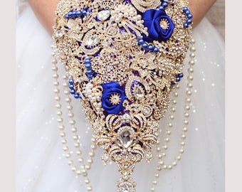 Royal blue brooch bouquet. Gold cascading wedding bouquet. Full jeweled teardrop bouquet by MemoryWedding