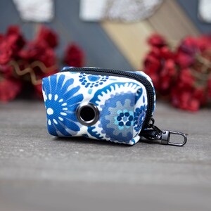 Dog Poop Bag Holder, Blue Daisy Dog Poop Bag Dispenser, Dog Waste Bag Holder, Poop Bag Holder, Waste Bag Dispenser, Christmas Gift for Dog