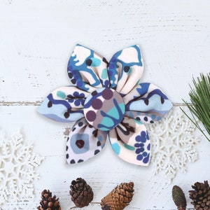 Blue Daisy Dog Collar Flower, Slip-On Dog Collar Flower Over the Collar, Blue Daisy Flower, Collar Machine Flower Collar Accessories