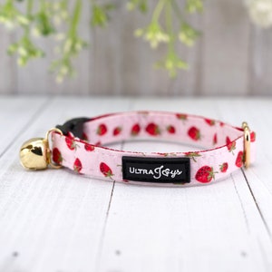 Collar para gatos con cascabel, collar para gatos con cascabel rosa fresa, regalo para gatos, gatitos y perros pequeños, cumpleaños, celebración del día de San Valentín
