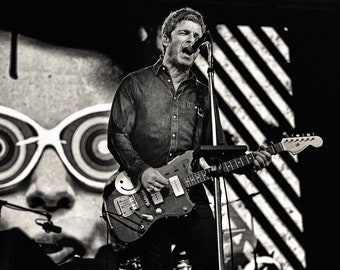 Noel Gallagher, Oasis, High flying birds, live, on stage, portrait, poster, print