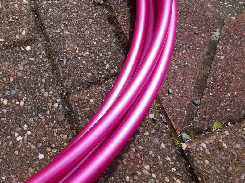 AdvancedPerformance Polypro Hula Hoop Metallic Rubellite Pink