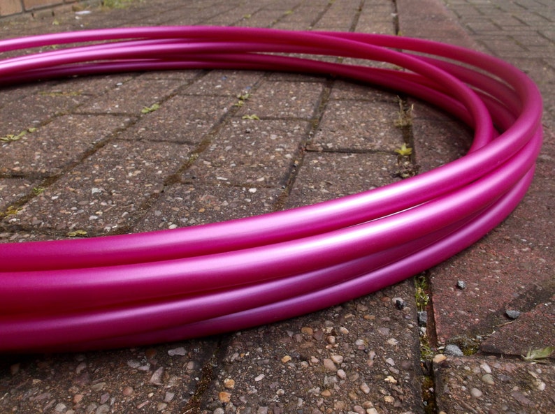 AdvancedPerformance Polypro Hula Hoop Metallic Rubellite Pink