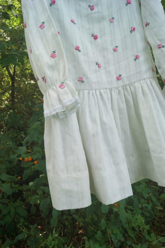 Vintage white with pink flowers girls 1960's flow… - image 3