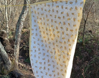 Vintage 1970&#39;s quilted baby blanket Yellow Gold Musical Animals