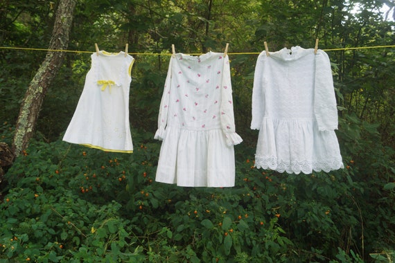 Vintage white with pink flowers girls 1960's flow… - image 1