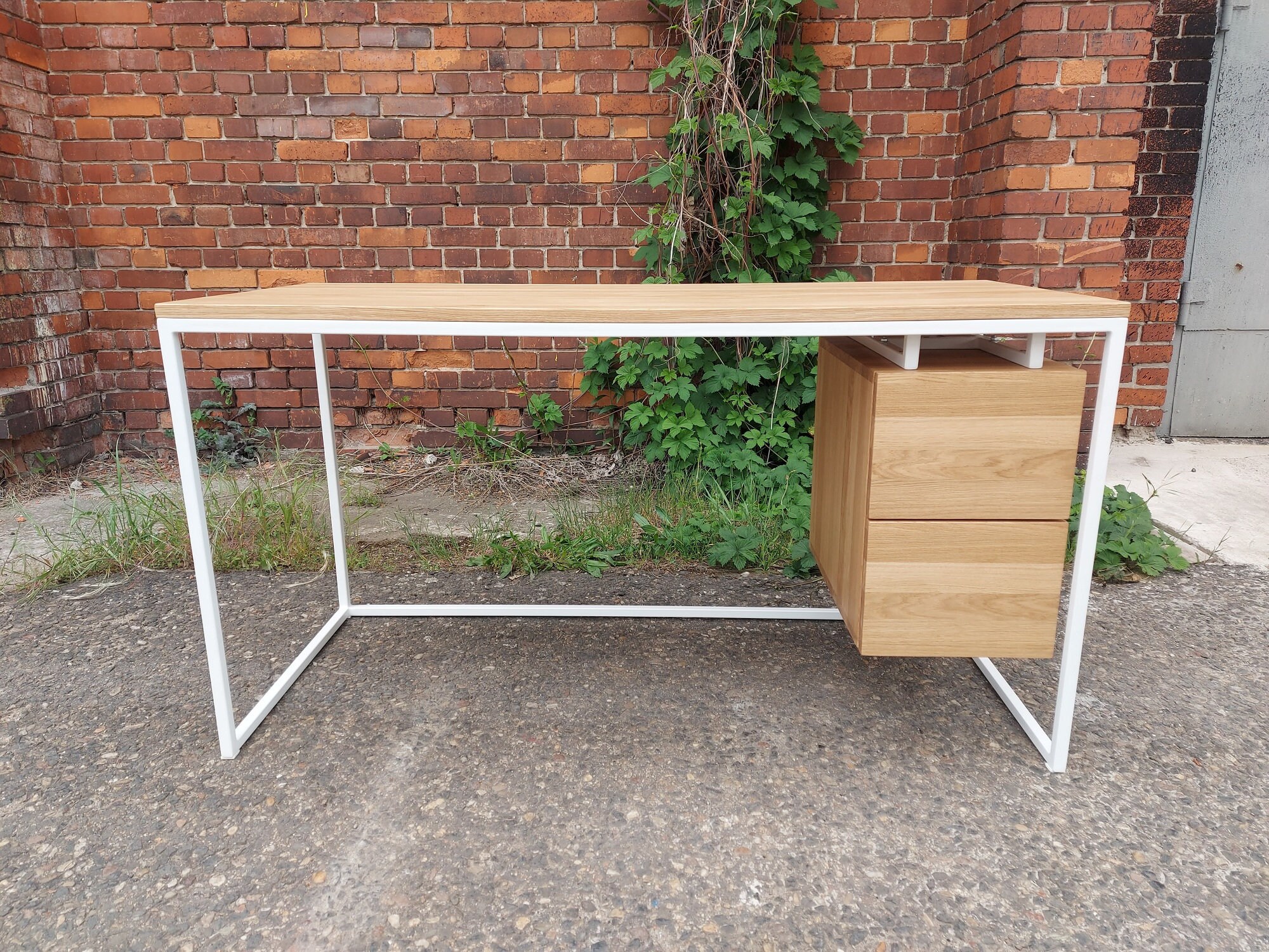 bureau Avec Un Conteneur,
