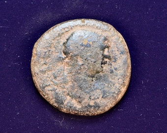 Ancient Roman Sestertius bronze coin circa.100-300AD K4