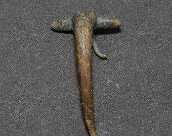 Broche de delfín de bronce romano antiguo original circa.200-300 d.C. LPR16 EB