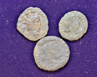 Three ancient Roman small bronze coins 1700 years old K11