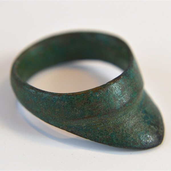 Beautiful bronze Medieval archer ring circa.1400 AD Crusader DQ16