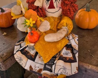 Boneca de pano artesanal de estilo folclórico primitivo - Pumpkin Annie - Peça única e original