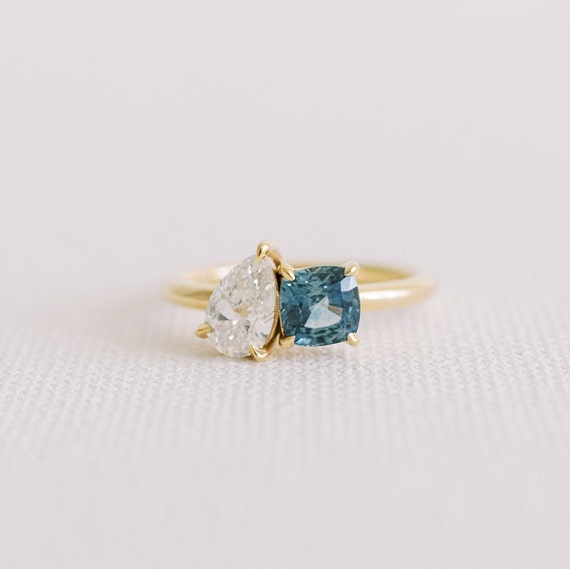 Modern Moi Et Toi Engagement Ring Two Stone Engagement Ring Etsy Modern Moi Et Toi Engagement Ring Two Stone Engagement Ring Etsy