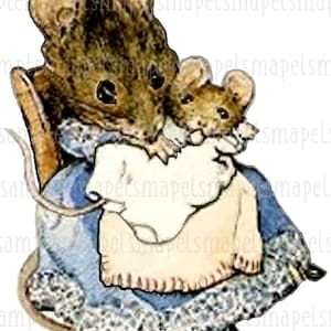Op de afbeelding: Een moedermuis in een blauwe jurk en een witte schort zit in een schommelstoel en houdt een babymuis vast in een witte deken.