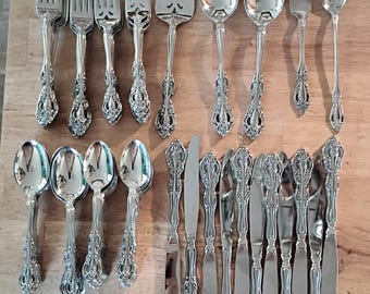 Vintage 69 Piece Oneida Michaelangelo Stainless Flatware Heirloom Set Serves 11 With 3 Serving Pieces