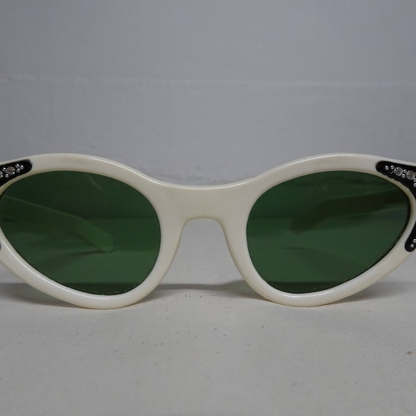 Foster Grant Cat Eye Sunglasses With Rhinestones FG USA- Free Shipping