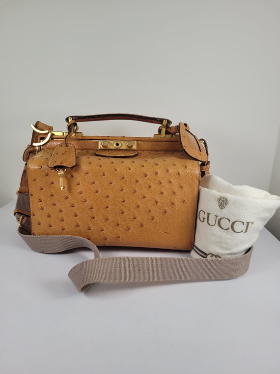 The Gucci Diana Mini Tote Is The Ultimate It-Girl Bag - The Mom Edit