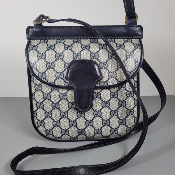 GUCCI Bag. Vintage Gucci GG monogram blue navy shoulder messenger bag.