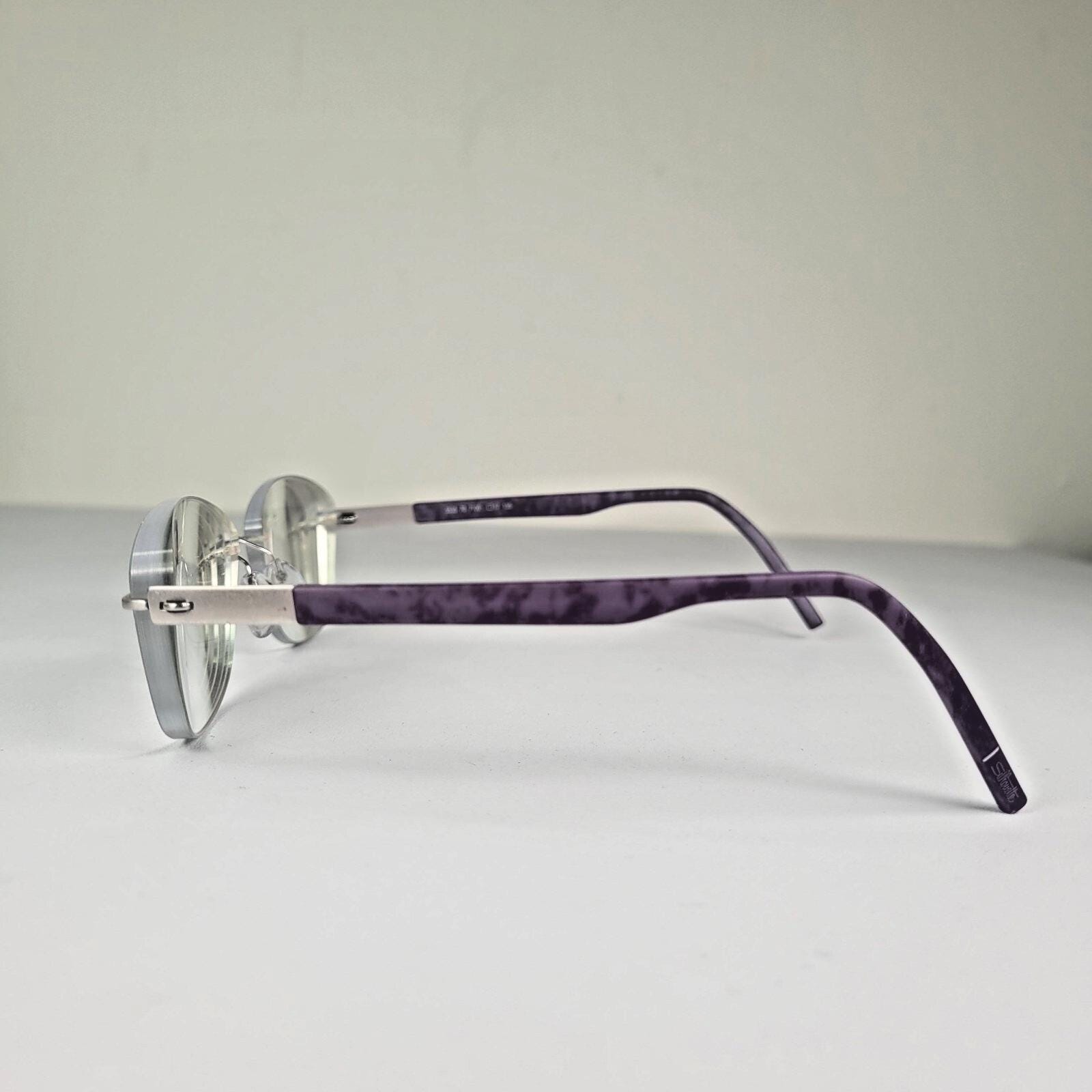 Vintage Silhouette Rimless Eyeglasses: Minimalist Purple  display picture 3