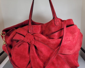 Borsa VALENTINO. Borsa a spalla grande Valentino Garavani in pelle scamosciata rossa.