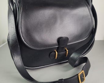 Bolso HERMES. Bolso de hombro vintage tipo caja Sac Balle De Golf de piel color azul marino.