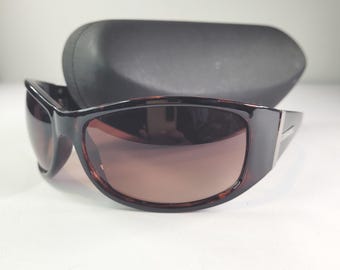 Gafas de sol Bruce Oldfield estilo vintage Y2K con montura de carey – Diseño retro envolvente