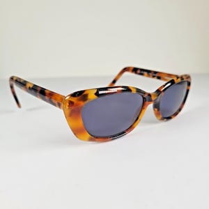 Vintage 90s Gucci GG2415/S Brown Tortoiseshell Sunglasses Women Designer Luxury Eyewear 53-17-135 Authentic Italian Fashion Accessory