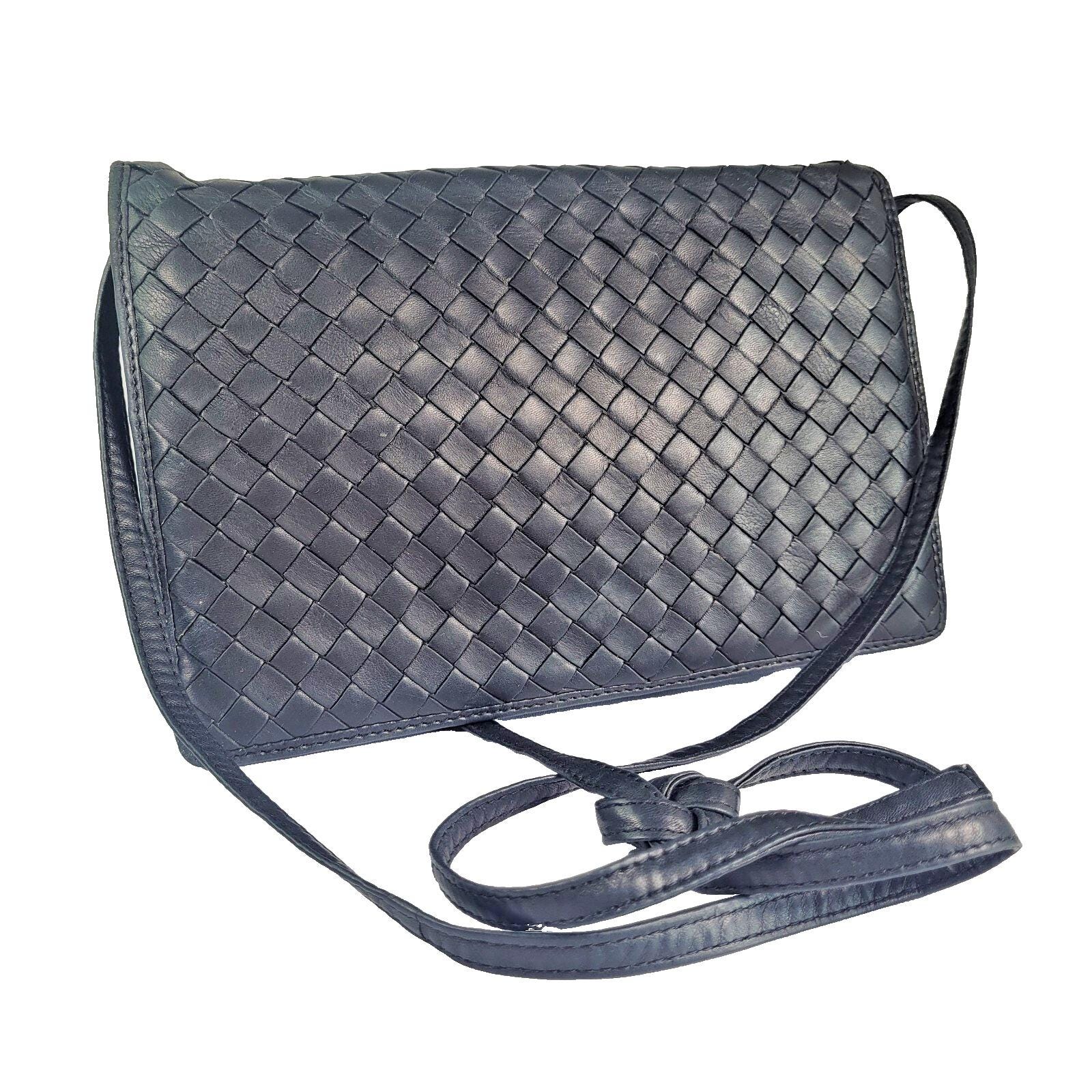 Bolso bandolera Bottega Veneta Vintage Intrecciato de piel negra, fabricado en Italia, bolso de diseñador tejido mediano, para mujer, de lujo y auténtico.