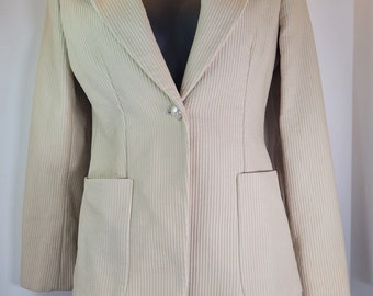 CHANEL Blazer. Vintage Chanel Cream jacket. EU36, UK8, US10