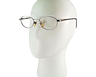 Vintage Windsor Silver Tone Eyeglasses: Unisex Retro Metal Frame