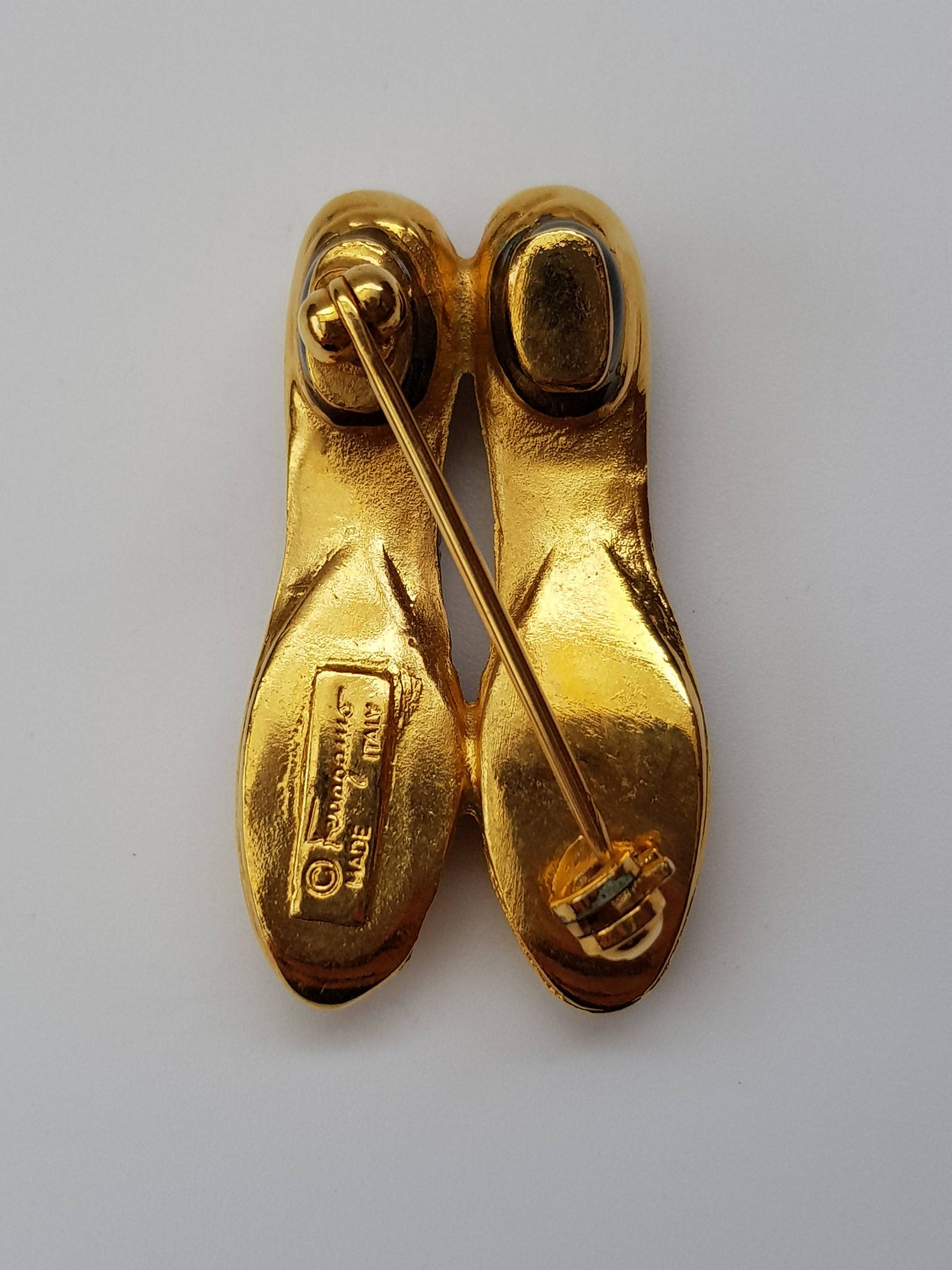 sale! ferragamo brooch. salvatore ferragamo vintage ballet style shoes brooch. italian designer jewellery. sale! ferragamo brooch. salvatore ferragamo vintage ballet style shoes brooch. italian designer jewellery.
