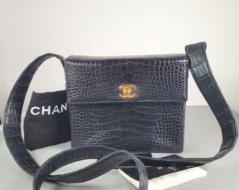 Vintage Chanel Black Leather Shoulder Bag | 70s Flap Purse