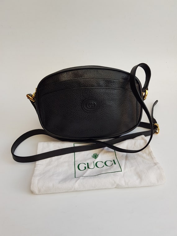 GUCCI Bag. Gucci Vintage Black Leather Shoulder Ba