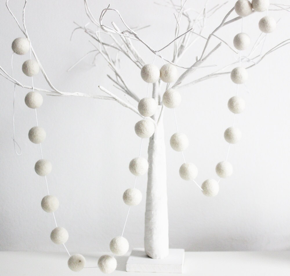 White Felt Ball Garland White Pom Pom Garland 25mm Felt Etsy