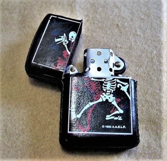 Lighter - Dancing Skeleton High Polish Chrome Lighter - Dancing Skeleton High Polish Chrome