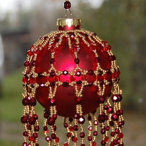 TUTORIAL 'CHRISTMAS DELIGHT',  Bauble Cover, Features your choice of Pearls or Fire Polish, Drops or Crystals, and Size 11 Seed Beads.